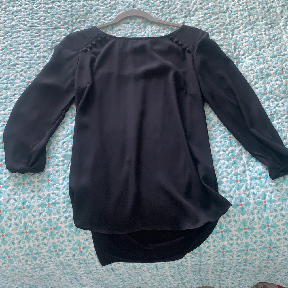 Fortune & Ivy size M black top with shoulder button detailing
